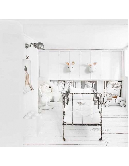 CHAMBRE AVEC 2 TROPHEES  LAPIN BLANC - ALICE - WILD AND SOFT